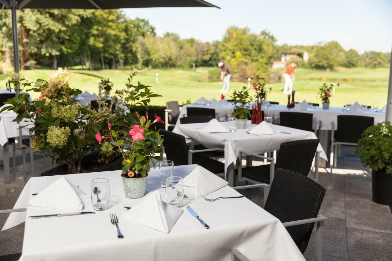 Le Kempferhof Golf Et Chateau-Hotel Plobsheim Exteriör bild